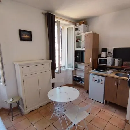 We ! Studio 2 Steps From The City Center Beachs And The Palais *